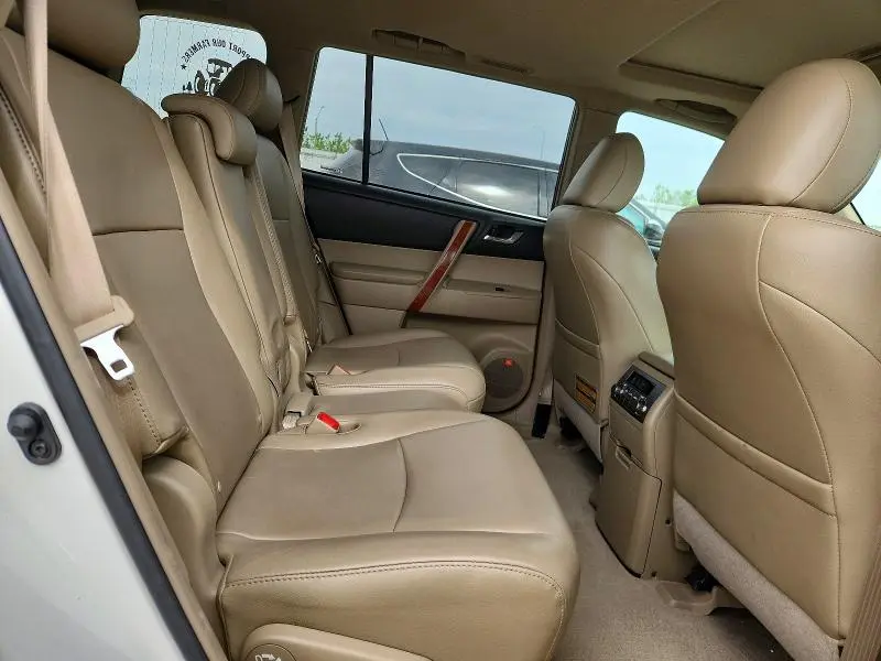 2010 TOYOTA HIGHLANDER LIMITED  