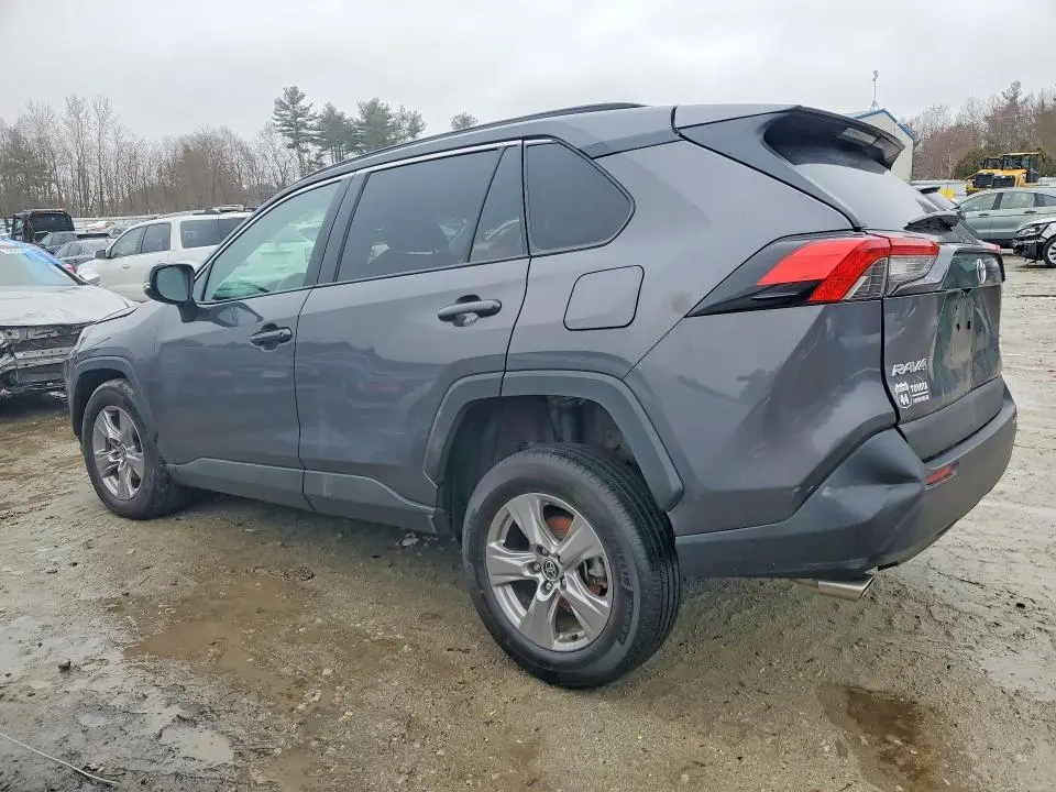 2025 TOYOTA RAV4 XLE  