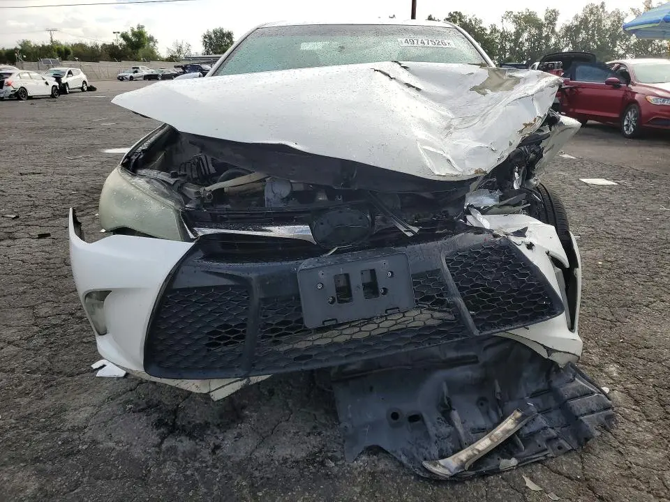 2015 TOYOTA CAMRY SE  