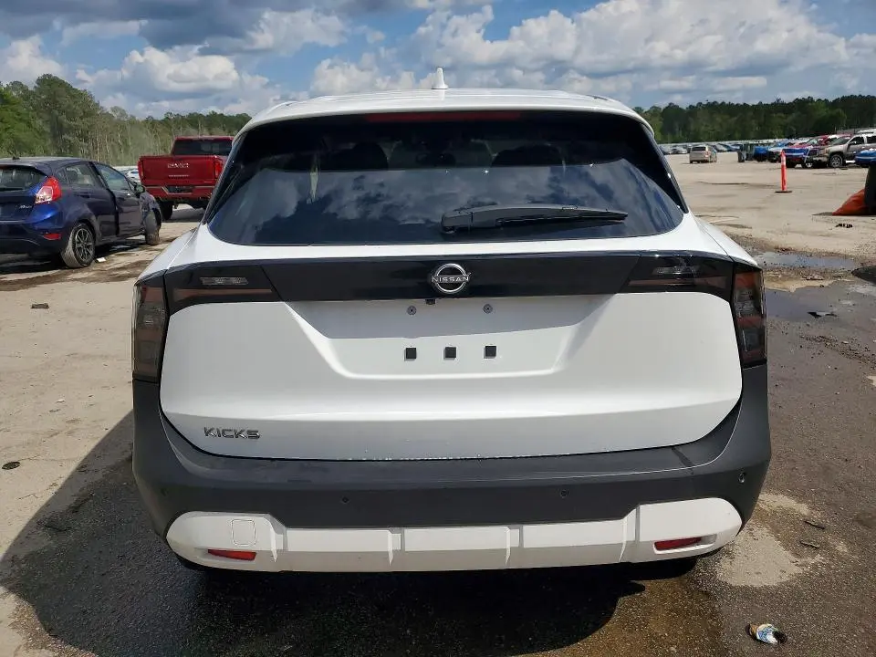 2025 NISSAN KICKS SV  