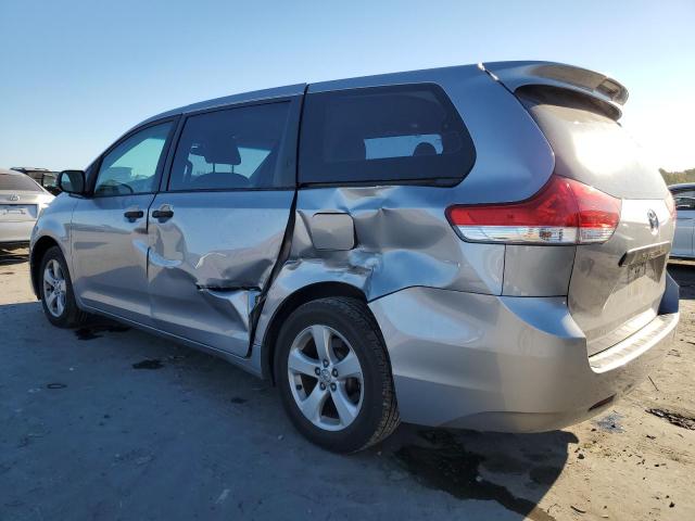 2011 TOYOTA SIENNA 