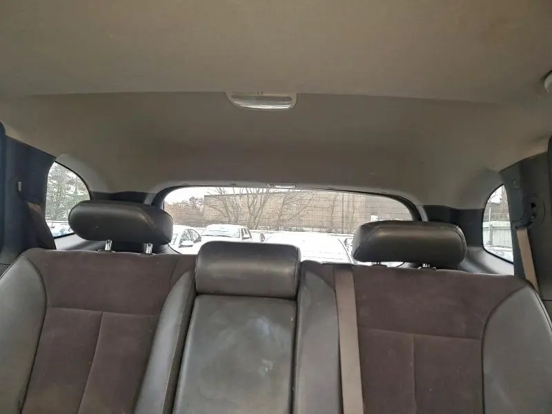 2011 HYUNDAI SANTA FE SE  