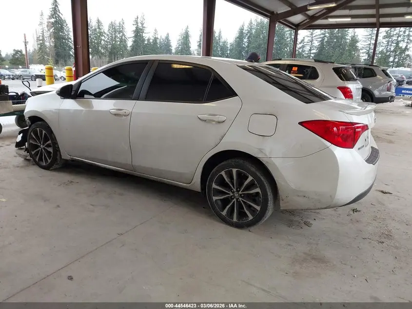 2017 TOYOTA COROLLA SE