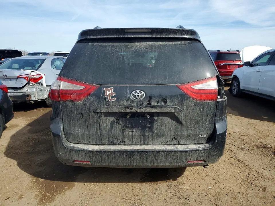 2016 TOYOTA SIENNA XLE 8-PASSENGER  