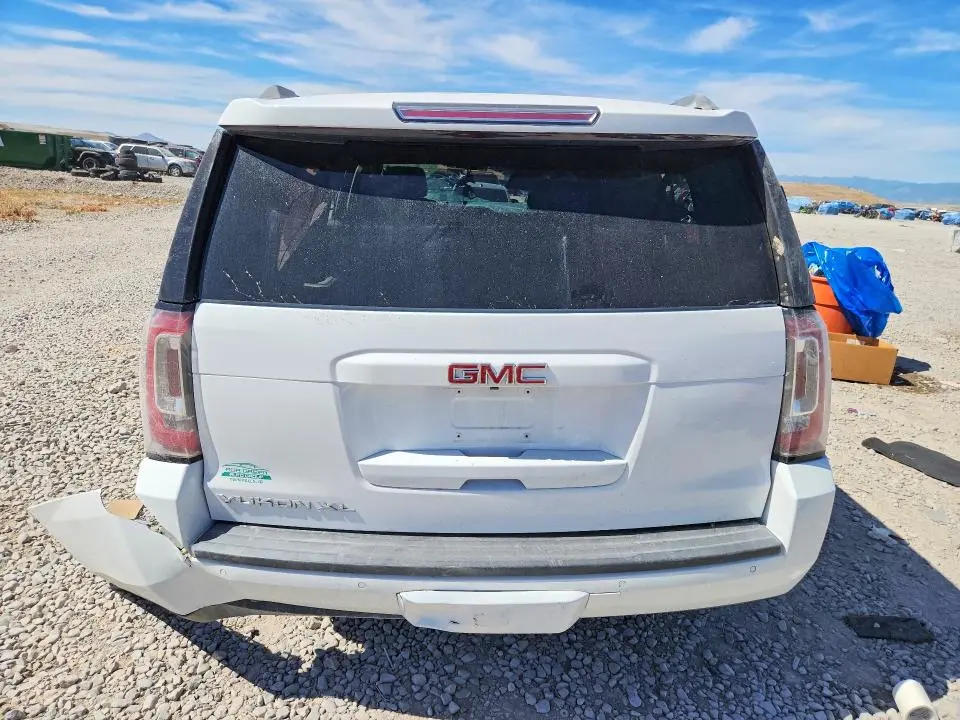 2017 GMC YUKON XL K1500 SLE  