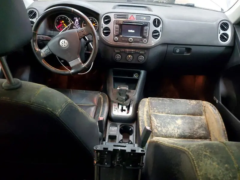 2010 VOLKSWAGEN TIGUAN SE  