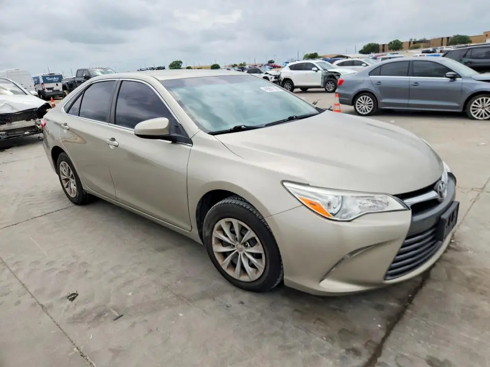 2016 TOYOTA CAMRY LE  