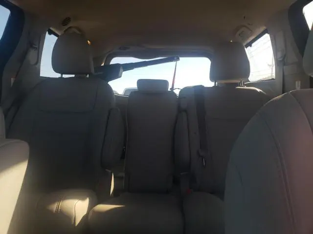 2020 TOYOTA SIENNA XLE  