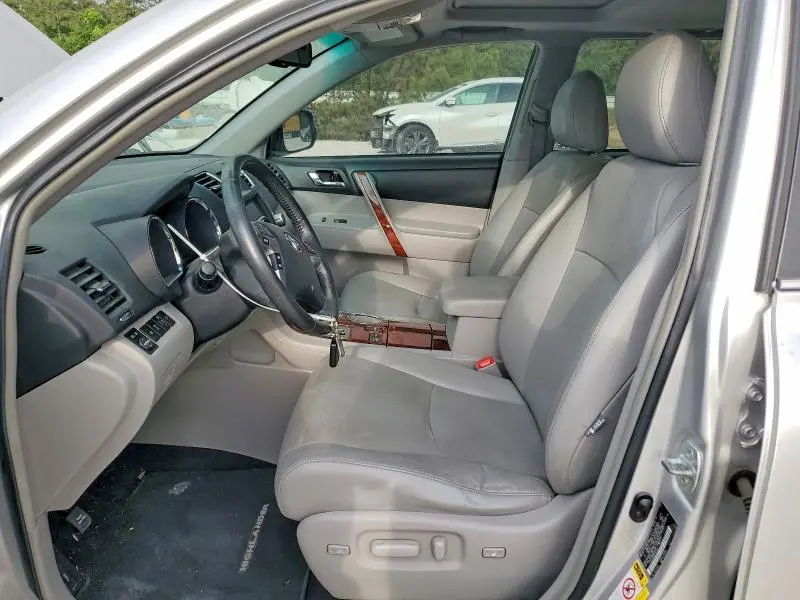 2011 TOYOTA HIGHLANDER LIMITED  
