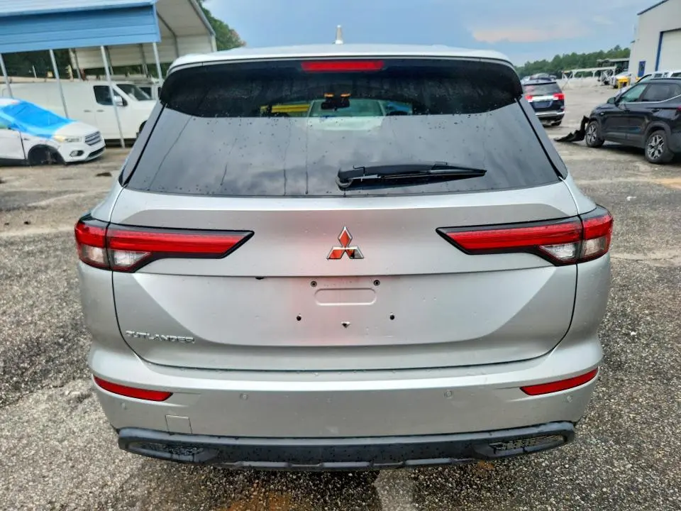 2023 MITSUBISHI OUTLANDER ES  