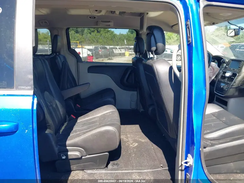 2014 CHRYSLER TOWN & COUNTRY TOURING