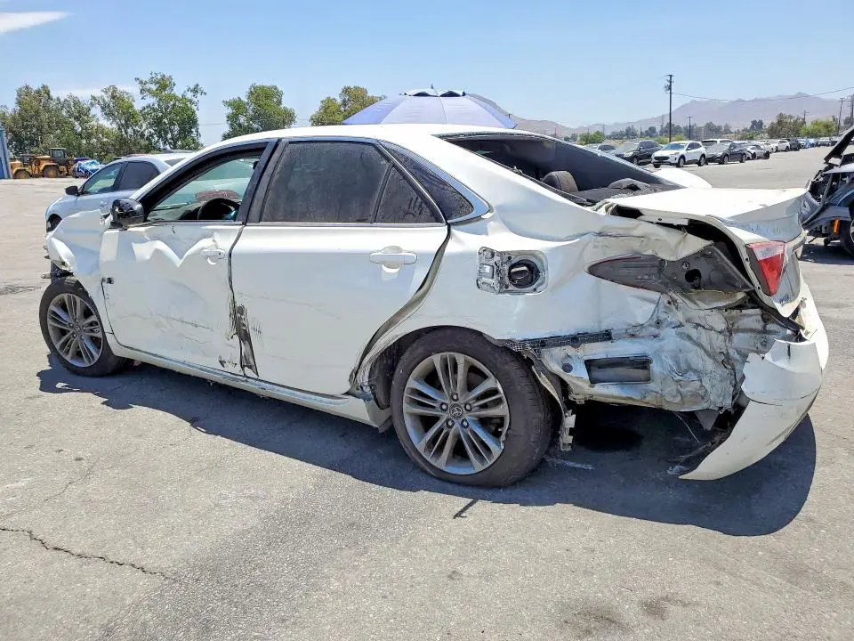 2017 TOYOTA CAMRY SE  