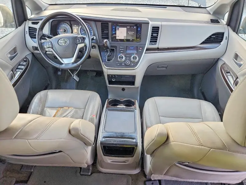 2015 TOYOTA SIENNA XLE 8-PASSENGER  