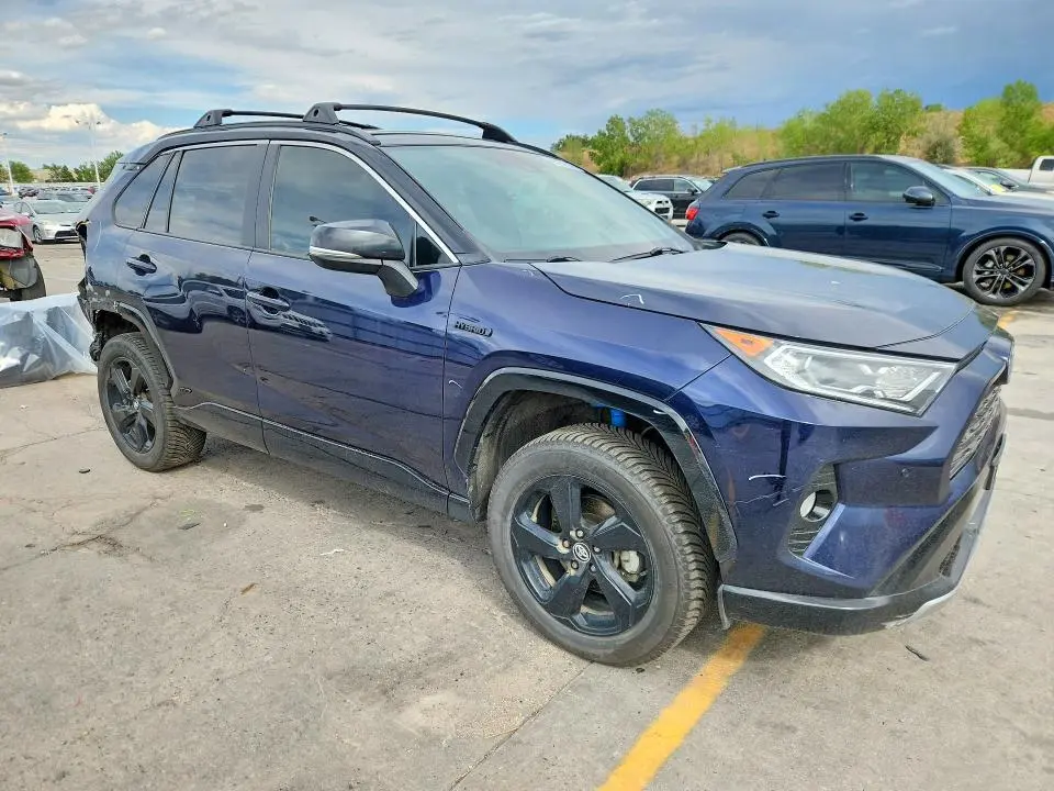 2020 TOYOTA RAV4 XSE  