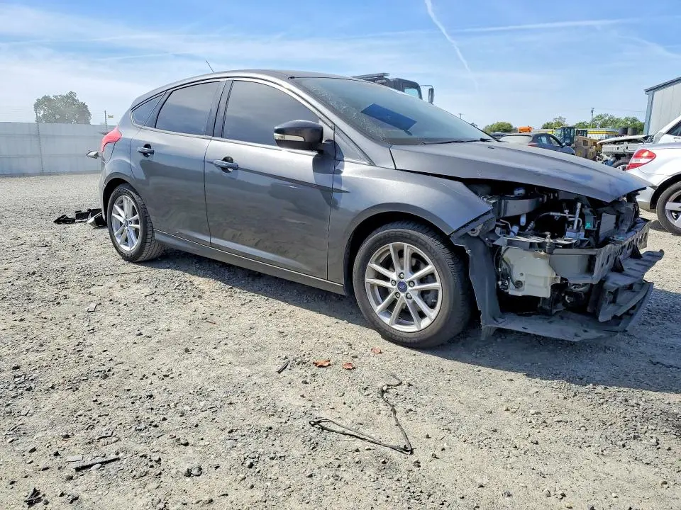 2016 FORD FOCUS SE  