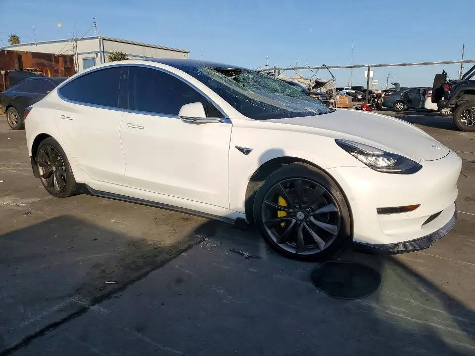 2018 TESLA MODEL 3   