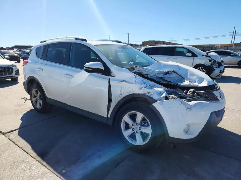 2014 TOYOTA RAV4 XLE  