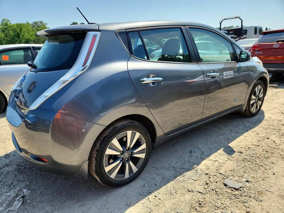 2016 NISSAN LEAF SV  