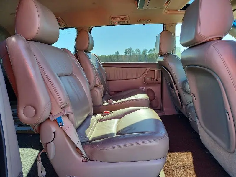 2010 TOYOTA SIENNA XLE  