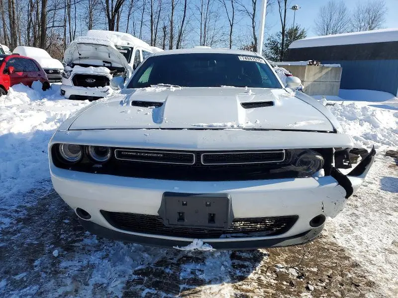 2016 DODGE CHALLENGER SXT  