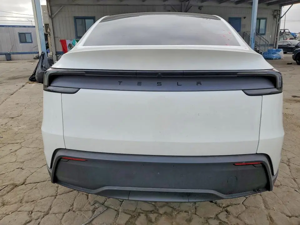 2026 TESLA MODEL Y   
