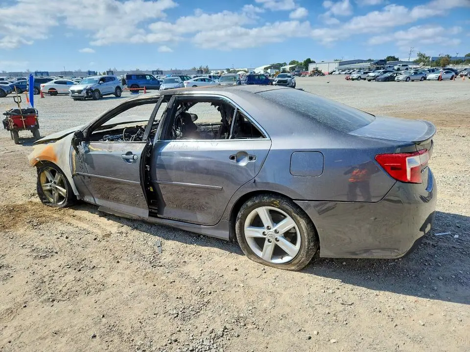 2012 TOYOTA CAMRY SE  
