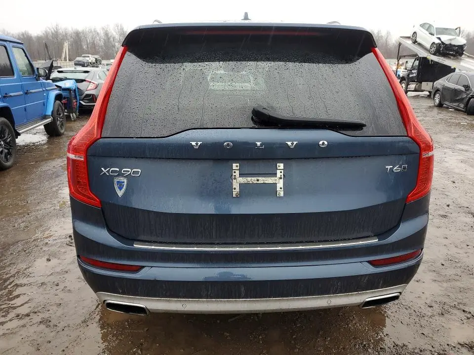 2021 VOLVO XC90 T6 MOMENTUM  