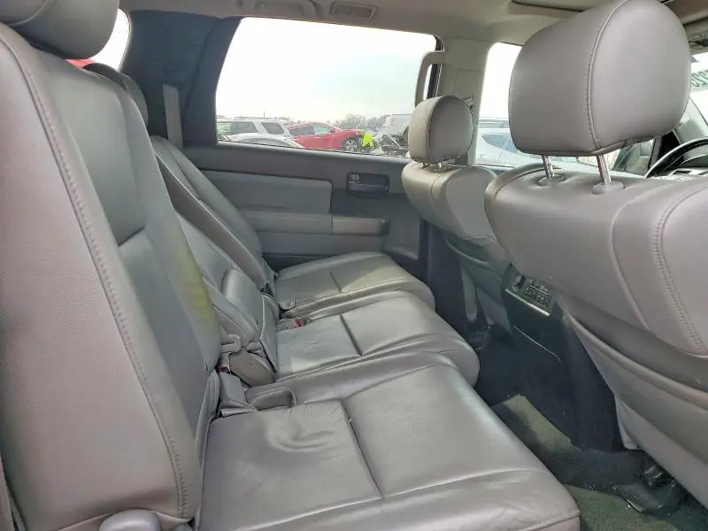 2014 TOYOTA SEQUOIA SR5  