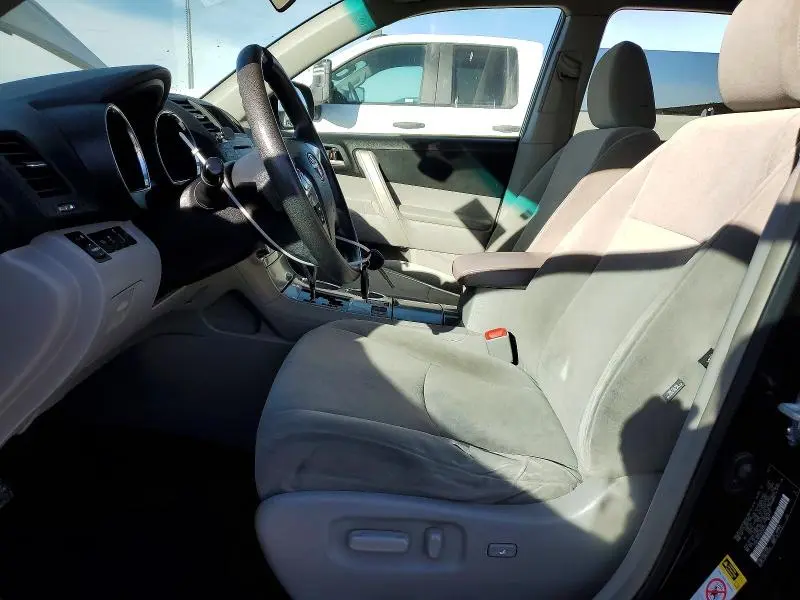 2011 TOYOTA HIGHLANDER BASE  