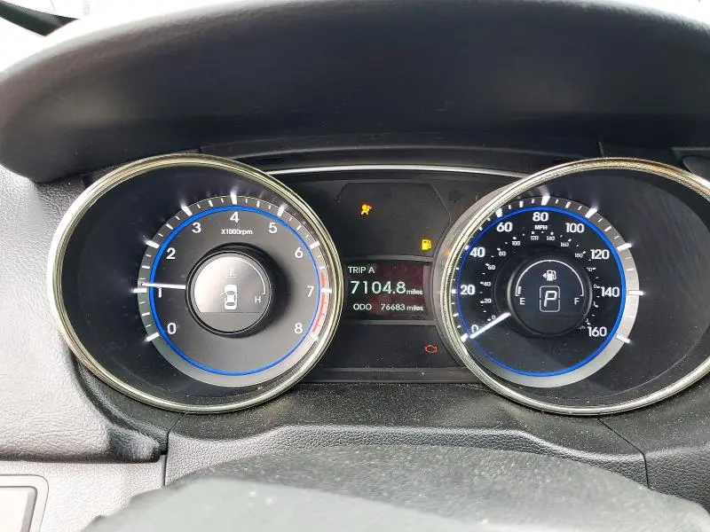 2011 HYUNDAI SONATA GLS  