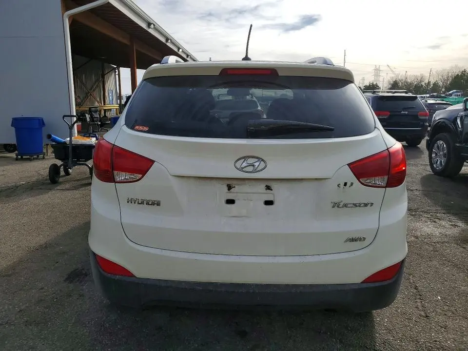 2011 HYUNDAI TUCSON GLS  