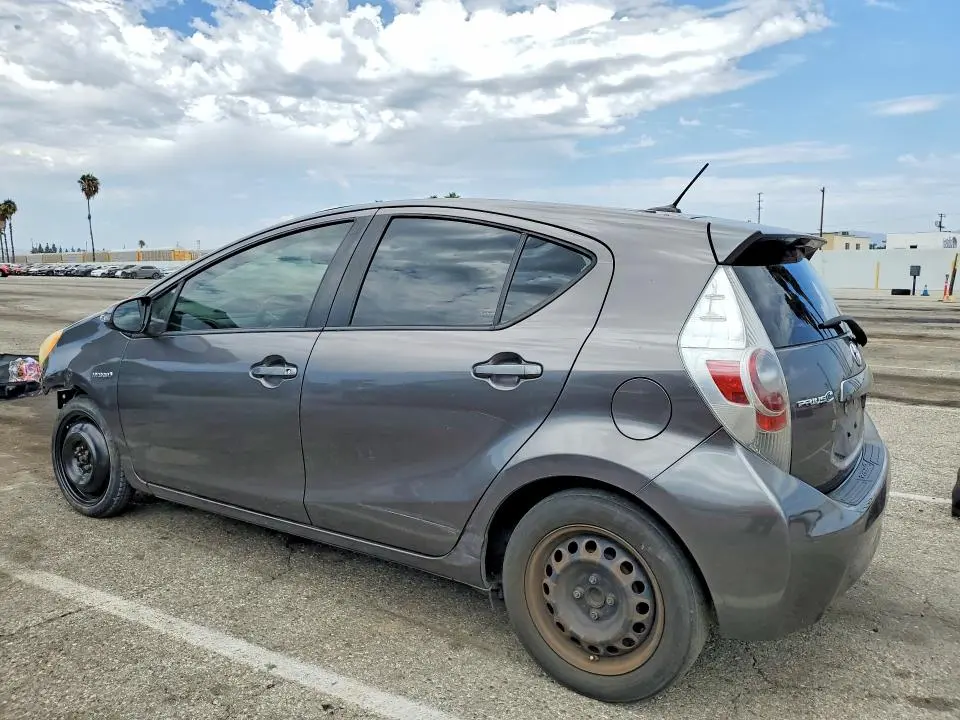 2013 TOYOTA PRIUS C THREE  