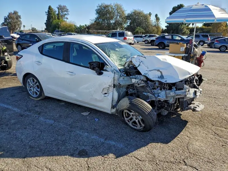 2017 TOYOTA YARIS IA   
