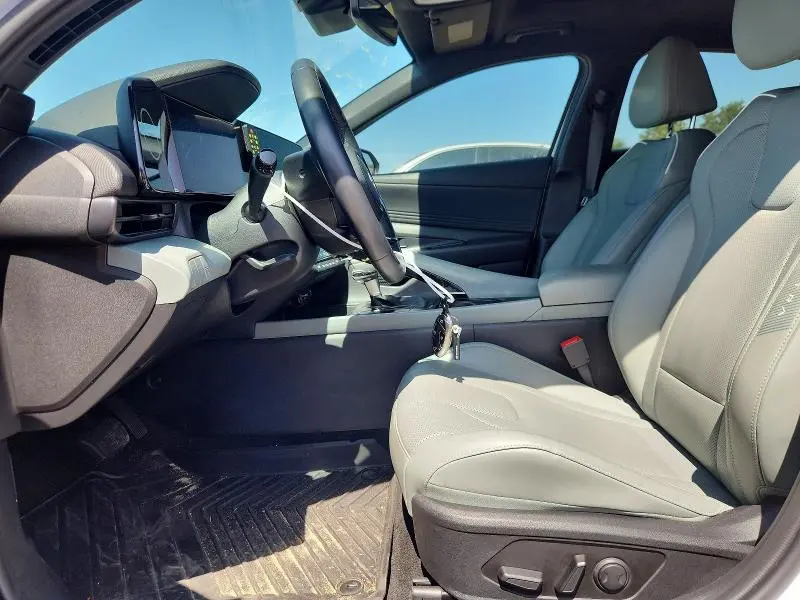 2024 HYUNDAI ELANTRA HYBRID WHITE