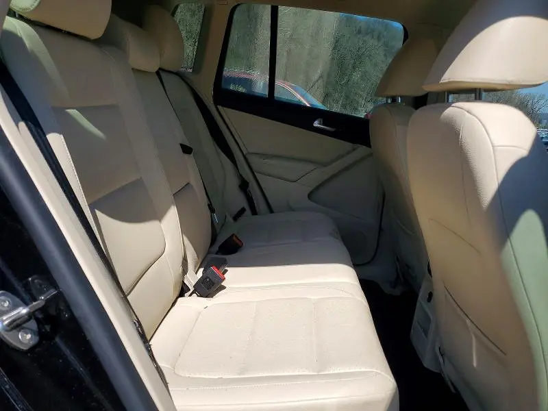 2016 VOLKSWAGEN TIGUAN   