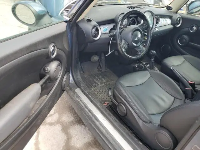 2011 MINI COOPER 