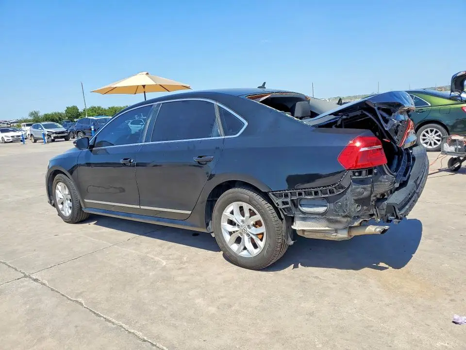 2016 VOLKSWAGEN PASSAT   