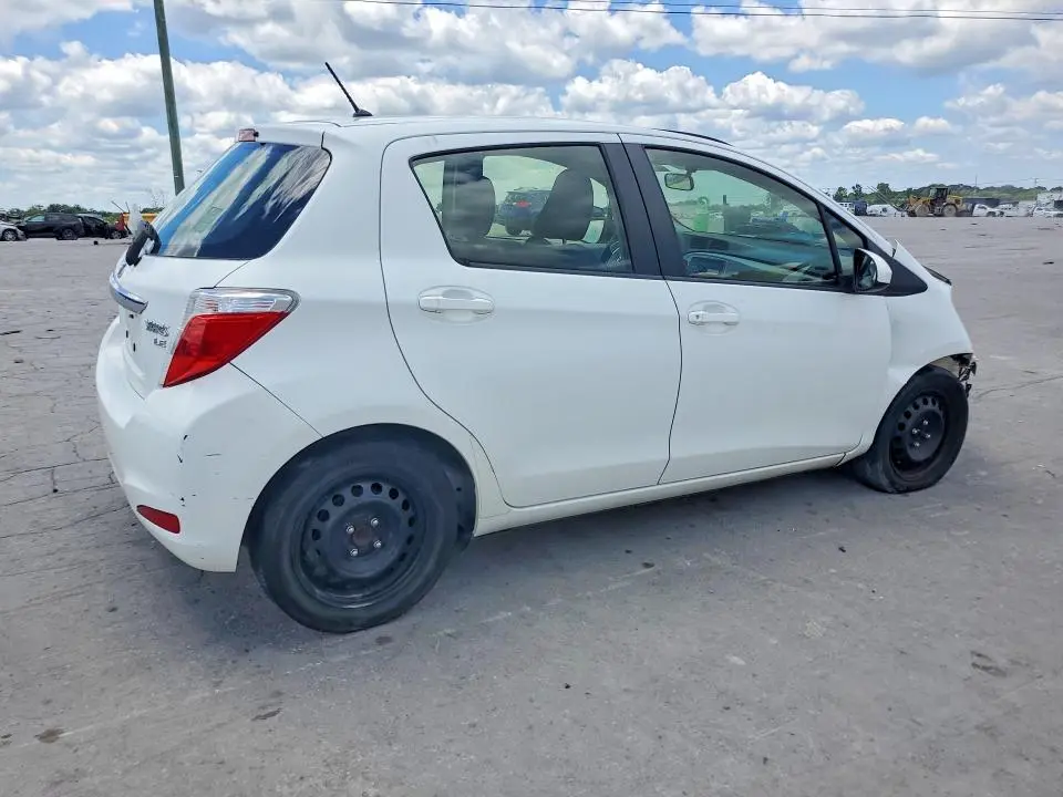 2013 TOYOTA YARIS 5-DOOR LE  