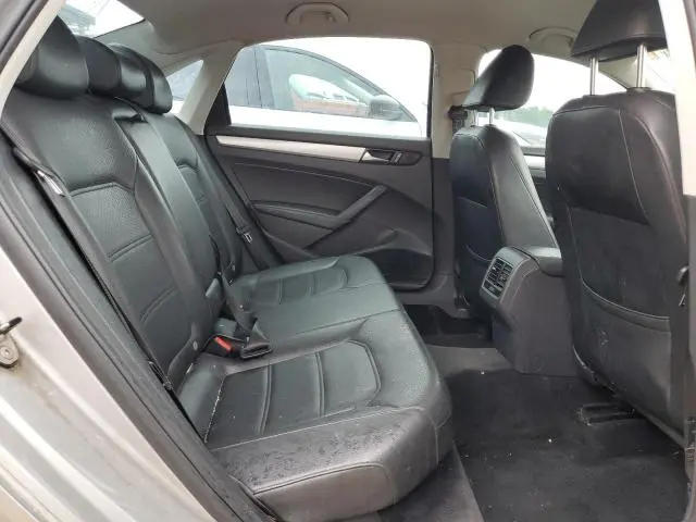 2013 VOLKSWAGEN PASSAT SE  