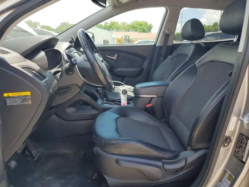 2011 HYUNDAI TUCSON GLS  