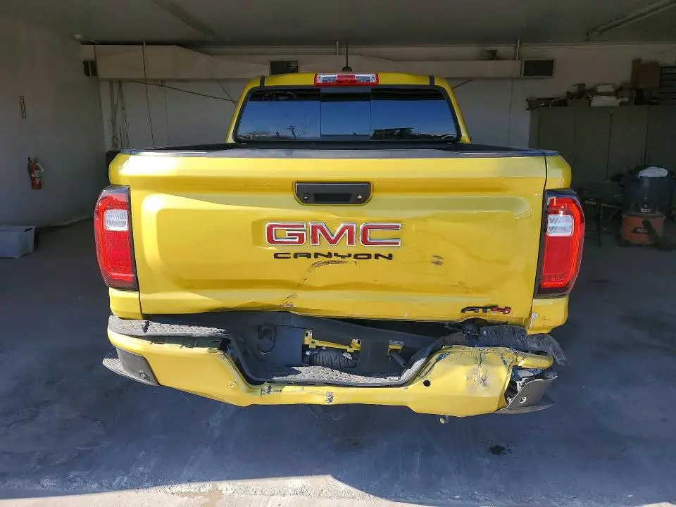 2023 GMC CANYON AT4  