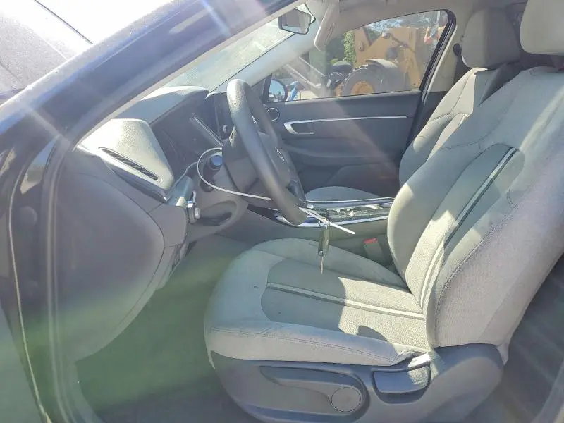 2021 HYUNDAI SONATA SE  