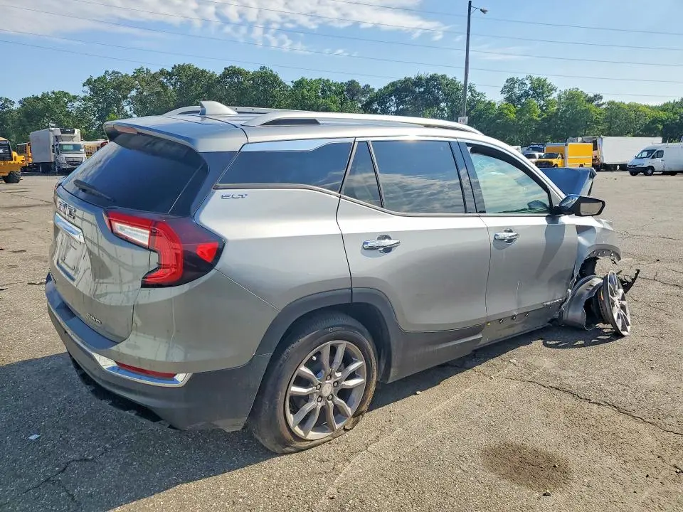 2024 GMC TERRAIN SLT  