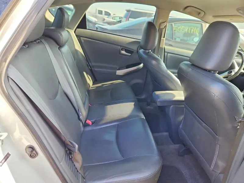 2010 TOYOTA PRIUS V  