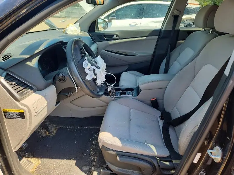 2017 HYUNDAI TUCSON SE  
