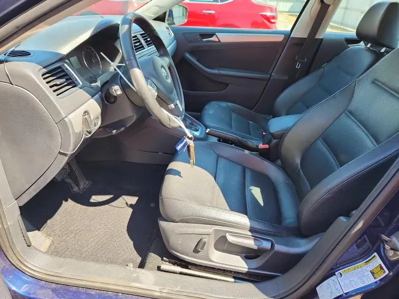2013 VOLKSWAGEN JETTA SE  