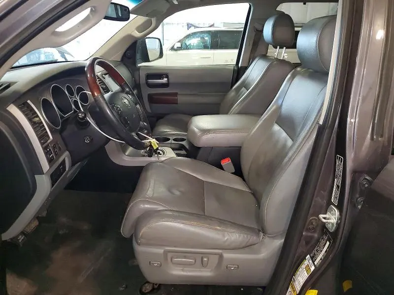 2013 TOYOTA SEQUOIA PLATINUM  