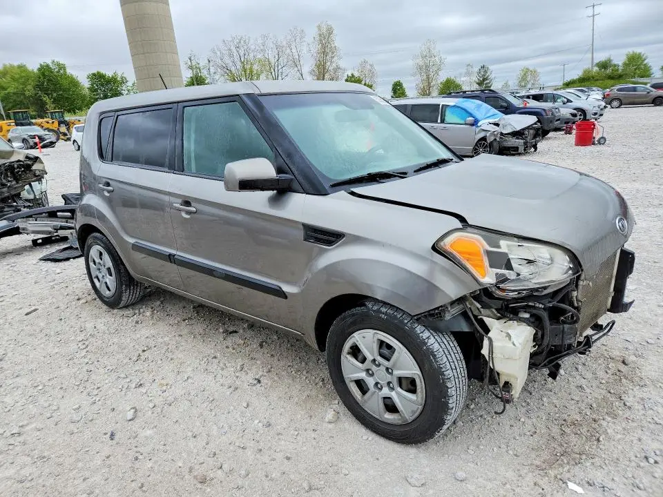 2011 KIA SOUL +  