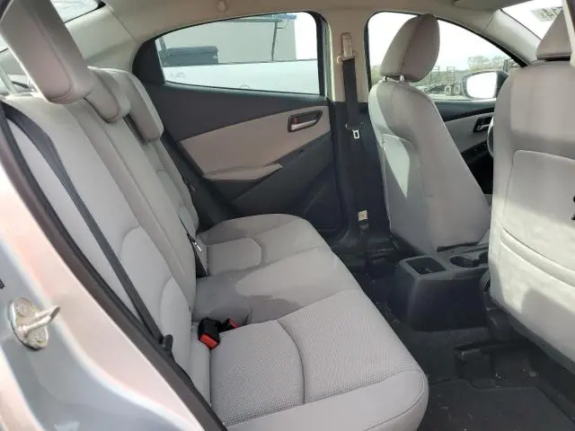2020 TOYOTA YARIS L  