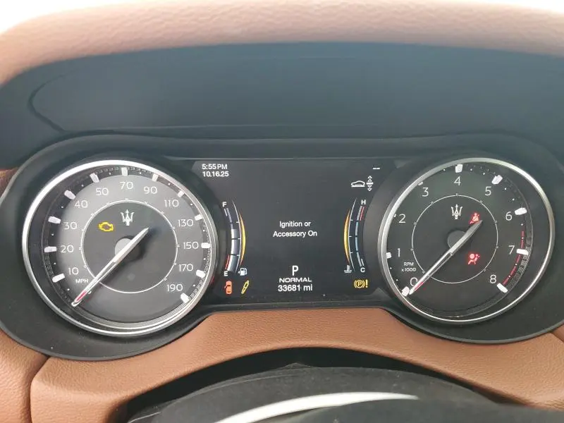 2022 MASERATI LEVANTE BASE  